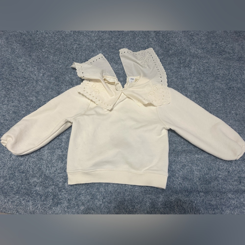Zara girl sweater . Looks like new